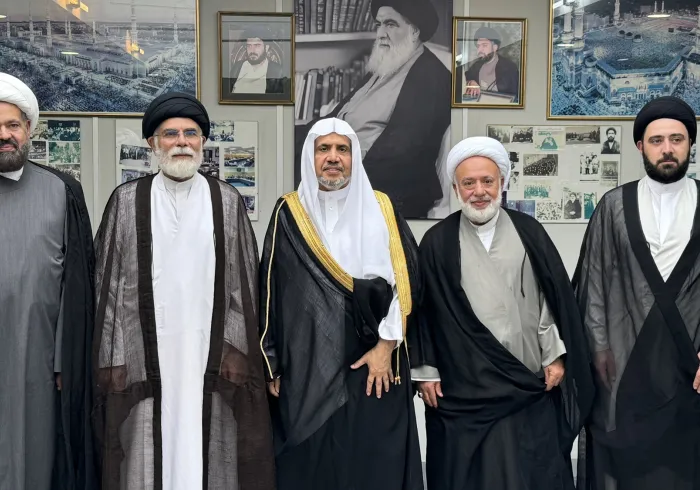 In the British capital of London, the Al-Khoei Foundation, under the leadership of Sayed Abdul Saheb Al-Khoei, Secretary-General of the Al-Khoei Foundation, hosted His Excellency Sheikh Dr. Mohammed Alissa