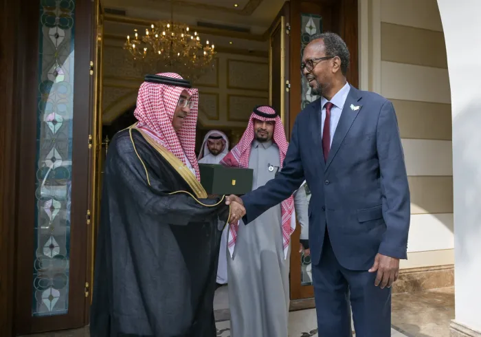 دکتر محمد المجدوعي، معاون دبیرکل در امور روابط و ارتباطات بین‌المللی، در دفتر سازمان همبستگی جهان اسلام در جده، دکتر سعید محمد علی، معاون وزیر محیط زیست و تغییرات اقلیمی جمهوری سومالی را به حضور پذیرفت