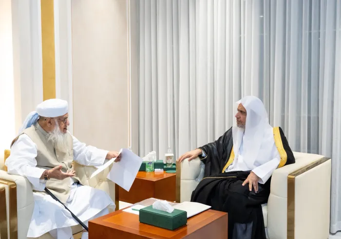 Yang Mulia Sekretaris Jenderal LMD, Ketua Organisasi Ulama Muslim, Syekh Dr. Mohammed Alissa   , menerima kunjungan Yang Mulia Rektor Universitas Darul Uloom di India