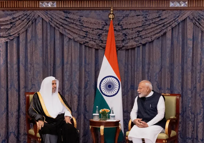 Yang Mulia Sekretaris Jenderal LMD, Ketua Organisasi Ulama Muslim, Syekh Dr. Mohammed Alissa, bertemu dengan Yang Mulia Perdana Menteri Republik India, Tuan Narendra Modi, di Jeddah