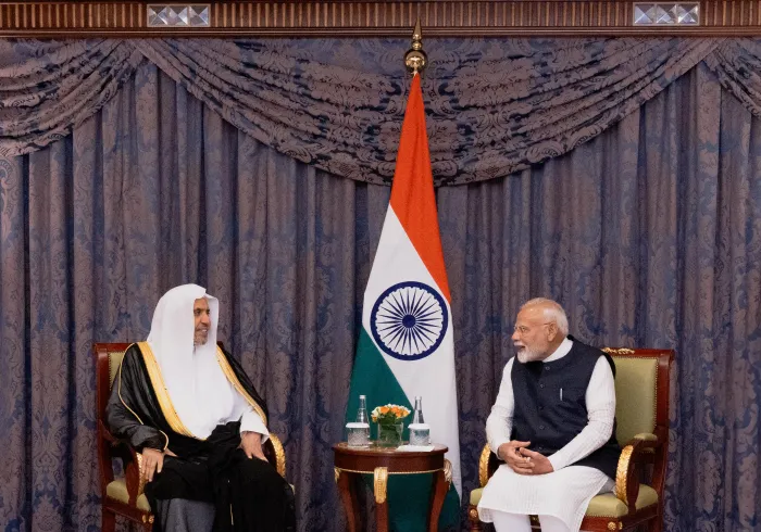 Yang Mulia Sekretaris Jenderal LMD, Ketua Organisasi Ulama Muslim, Syekh Dr. Mohammed Alissa, bertemu dengan Yang Mulia Perdana Menteri Republik India, Tuan Narendra Modi, di Jeddah.