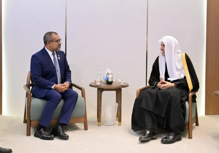 التقى معالي الأمين العام، رئيس هيئة علماء المسلمين، فضيلة الشيخ د.⁧‫محمد العيسى‬⁩ ⁦‪‬⁩، في الرياض، معالي وزير خارجية جزر المالديف، الدكتور عبد الله خليل