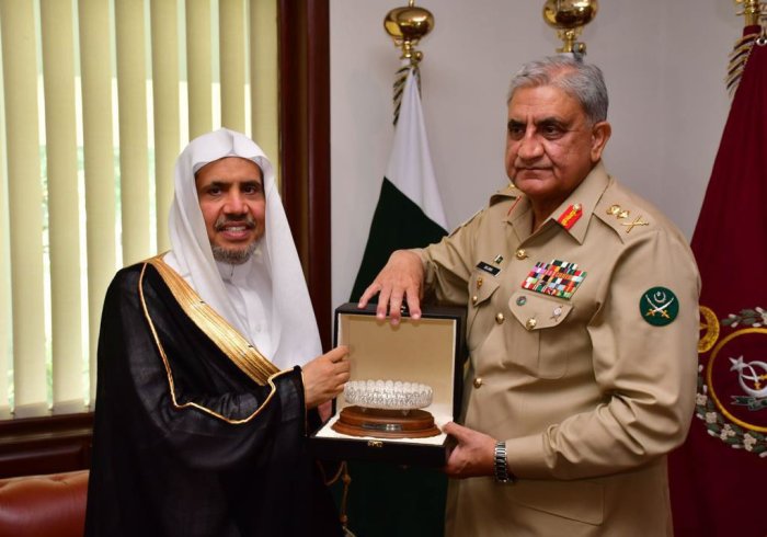ڈاکٹر محمد العیسی نے اسلام آباد میں پاکستانی آرمی چیف  لیفٹیننٹ جنرل قمر جاوید باجوہ سے ملاقات کی