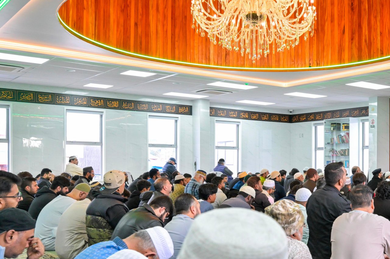 رابطہ عالم اسلامی کے سیکرٹری جنرل نے نیوزی لینڈ میں جامع مسجد الرحمٰن کا افتتاح کیا اور پہلی نمازِ جمعہ پڑھائی