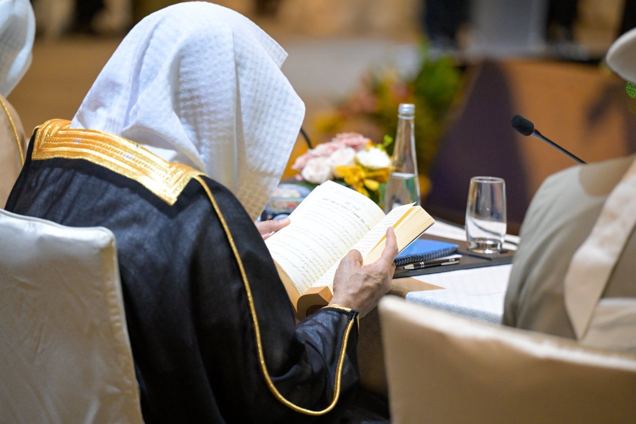 برای نخستین بار و به همت گروهی از دانشگاهیان و پژوهشگران متخصص، مجموعه‌ی پژوهش‌های &quot;نخستین همایش فقیهان&quot; که از سوی مجمع فقهی وابسته به سازمان همبستگی جهان اسلام در پایتخت مالزی، کوالالامپور