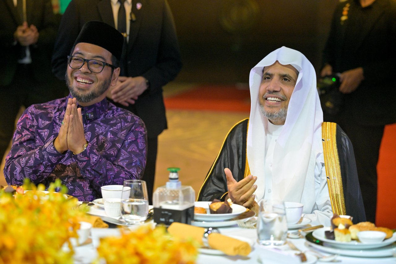 Dr. Al-Issa inaugurates from Malaysia the World Council for Scientific Miracles in the Qur’an and Sunnah, and sponsors the closing ceremony of the “Iman and Sains” program and competition