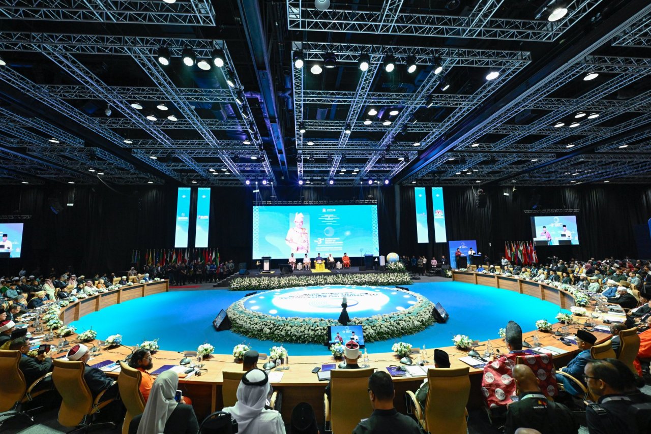 صورٌ من القمة الدولية الثالثة للقيادات الدينية، بمشاركة معالي الأمين العام، رئيس هيئة علماء المسلمين، فضيلة الشيخ د. ⁧‫محمد العيسى‬⁩ ‬⁩ متحدثًا رئيسيًا في حفل الافتتاح