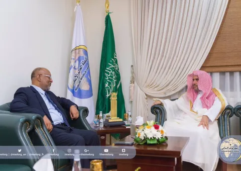 Le SG de la LIM recevant M. Gulam Moshi l'Ambassadeur du Bangladesh au Royaume. Ils ont discuté de questions d'intérêt commun