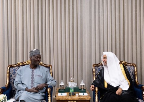 جناب دبیرکل سازمان همبستگی جهان اسلام، و رئیس انجمن علمای مسلمان، آقای دکتر شیخ محمد العیسی ، در دفتر خود از جناب وزیر آموزش عالی، پژوهش علمی و نوآوری فناورانه جمهوری نیجر، جناب آقای مامادو سیدو، استقبال کرد
