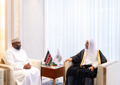 H.E. Sheikh Dr. Mohammed Alissa, Secretary-General of the Muslim World League (MWL) and Chairman of the Organization of Muslim Scholars, met with H.E. Amb. Mohamed Ramadhan Ruwange, the Ambassador of the Republic of Kenya to the Kingdom of Saudi Arabia.
