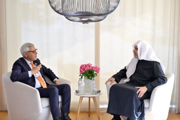 التقى معالي الأمين العام، رئيس هيئة علماء المسلمين، فضيلة الشيخ د.⁧‫ محمد العيسى‬⁩‬⁩، في مقر إقامته سعادةَ الأمين العام للاتحاد الدولي للصليب الأحمر والهلال الأحمر، السيد جاغان شاباغين