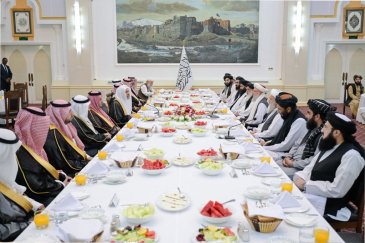 أقام نائب رئيس الوزراء الأفغاني، الملّا عبدالسلام حنفي، مأدبة غداء رسمية؛ احتفاءً بزيارة معالي الأمين العام، رئيس هيئة علماء المسلمين، فضيلة الشيخ د.محمد العيسى