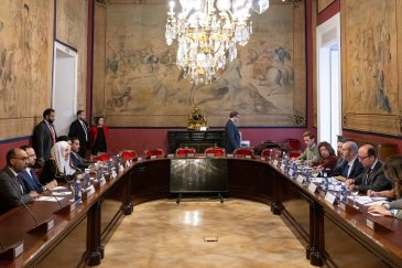 عزت مآب شيخ ڈاکٹر محمد العیسی نے دارالحکومت میڈرڈ میں،  ہسپانوی سینیٹ کے ہیڈکوارٹر میں سینٹ کے چیئرمین ، جناب پیدرو رویان سے ملاقات کی