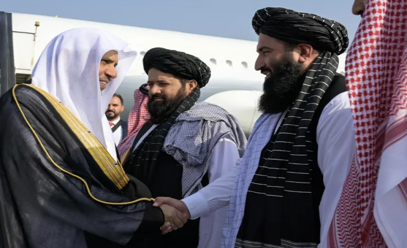 el Secretario general, Presidente de la Comisión de Ulemas, el Sheij Mohammed Al-Issa, llegó a la capital afgana, Kabul, para una visita oficial durante la cual se reunirá con altos dirigentes gubernamentales y ulemas.