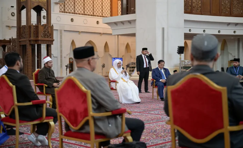 جناب دبیرکل و رئیس انجمن علمای مسلمان، آقای دکتر شیخ محمد العیسی ، نشستی علمی در داخل مسجد با حضور برجسته‌ترین علمای آسیای جنوب شرقی برگزار کرد