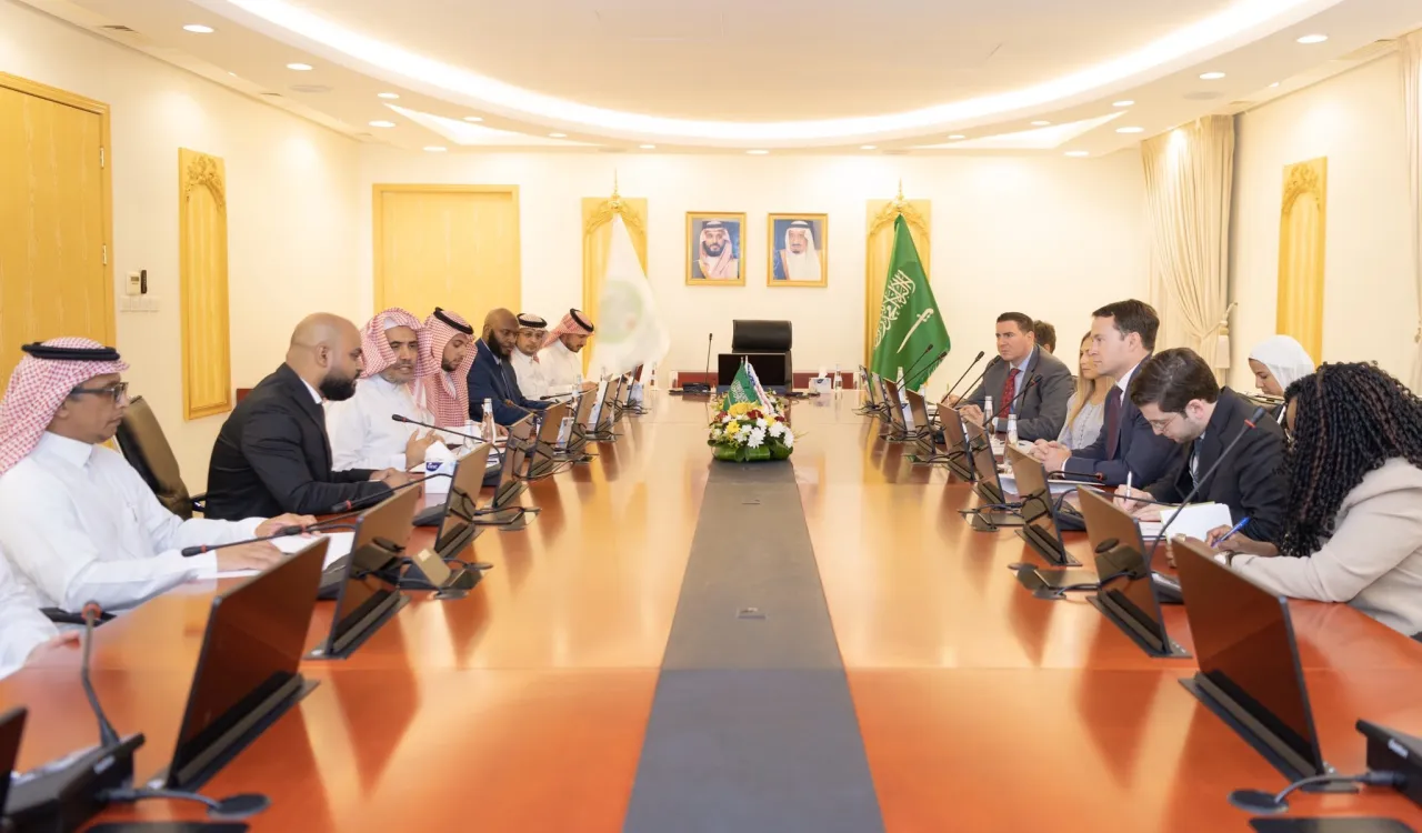 ‎ریاست ہائے متحدہ امریکہ کے انسدادِ دہشت گردی کے لئے قومی سلامتی کے امور کے ڈائریکٹر جوئی فرانسیسکو نے کل شام ‫ریاض‬ میں  عزت مآب شیخ ڈاکٹر ‫محمد_العیسی‬ سے ملاقات کی