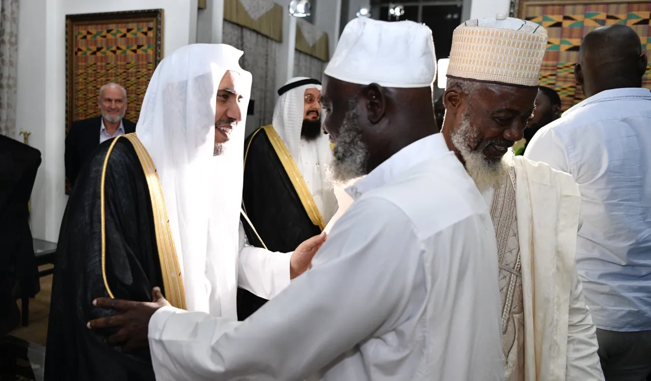 عزت مآب شیخ ڈاکٹر محمد العیسی جمہوریہ گھانا کے دورے پر اکرا ائرپورٹ پہنچے ہیں