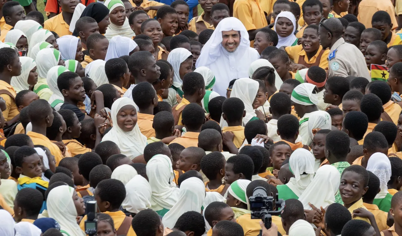 Sous l’égide du gouvernement  du Ghana et la participation du D.Mohammad Alissa la LIM organise un festival mondial pour les orphelins à Accra où le SG à annoncer la prise en charge de milliers d’entre eux avec la construction d’un centre de formation. Ligue Afrique