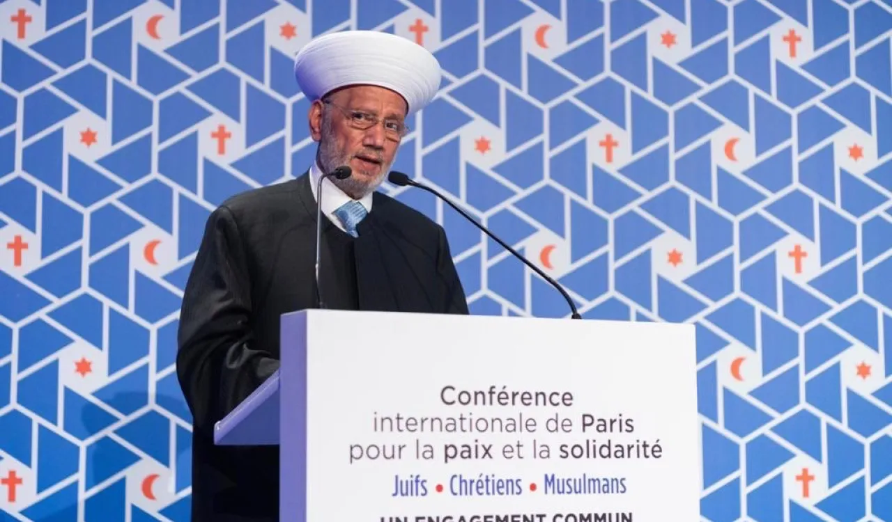 Le Mufti du Liban cheikh Abdelafif Dériane lors du Congrès Paris Solidarité Paix ; sachant que le Liban est le pays au monde qui a la plus grande diversité religieuse avec près de 18 communautés.