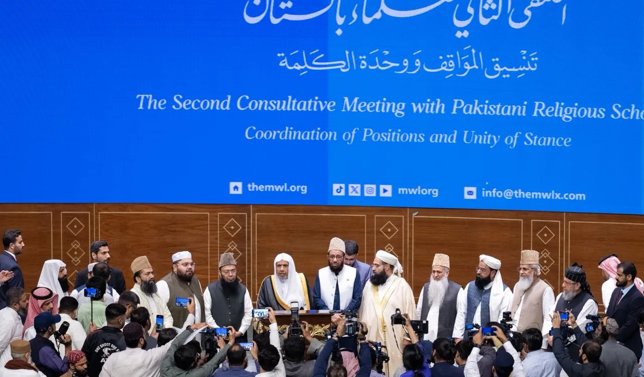 با عنوان "هماهنگی مواضع و وحدت کلمه" و با حضور گسترده علمای برجسته: دبیرکل سازمان همبستگی جهان اسلام دومین همایش علمای پاکستان را افتتاح کرد