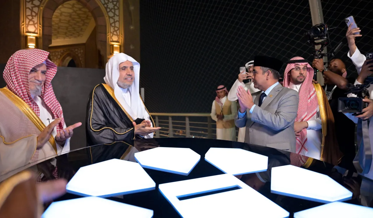 Le Secrétaire général de la Ligue  le cheikh Mohammed ben Abdelkarim Alissa, a inauguré à La Mecque la nouvelle plateforme numérique de la Ligue, « Minhaj »