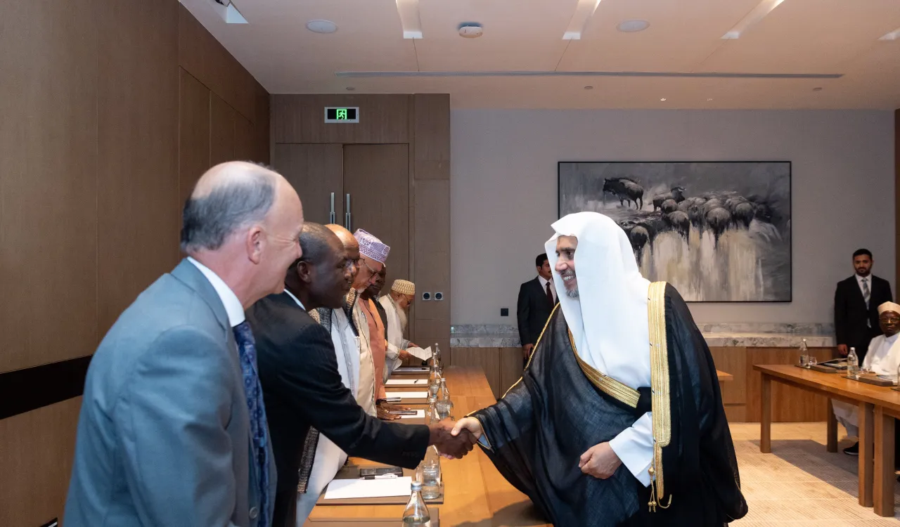 با متمرکز بر محورهای: هم‌زیستی، احترام متقابل، کرامت انسان، و شهروندی جامع که در مفاد سند مکه مکرمه تثبیت شده است: جناب دبیر کل محترم، و رئیس انجمن علمای مسلمان، آقای دکتر شیخ محمد العیسی به دعوت دولت کنیا، مهمان رهبران دینی در پایتخت کنیا، نایروبی، شده است.