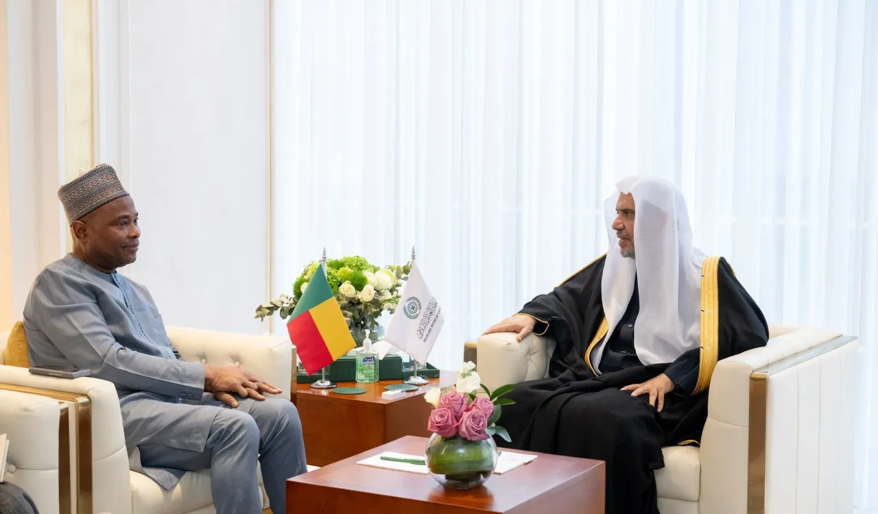  نے آج دوپہر اپنے ریاض دفتر میں جمہوریہ بینن کے مملکت سعودی عرب میں متعین سفیر، جناب آدم باگودو زکری سے ملاقات کی