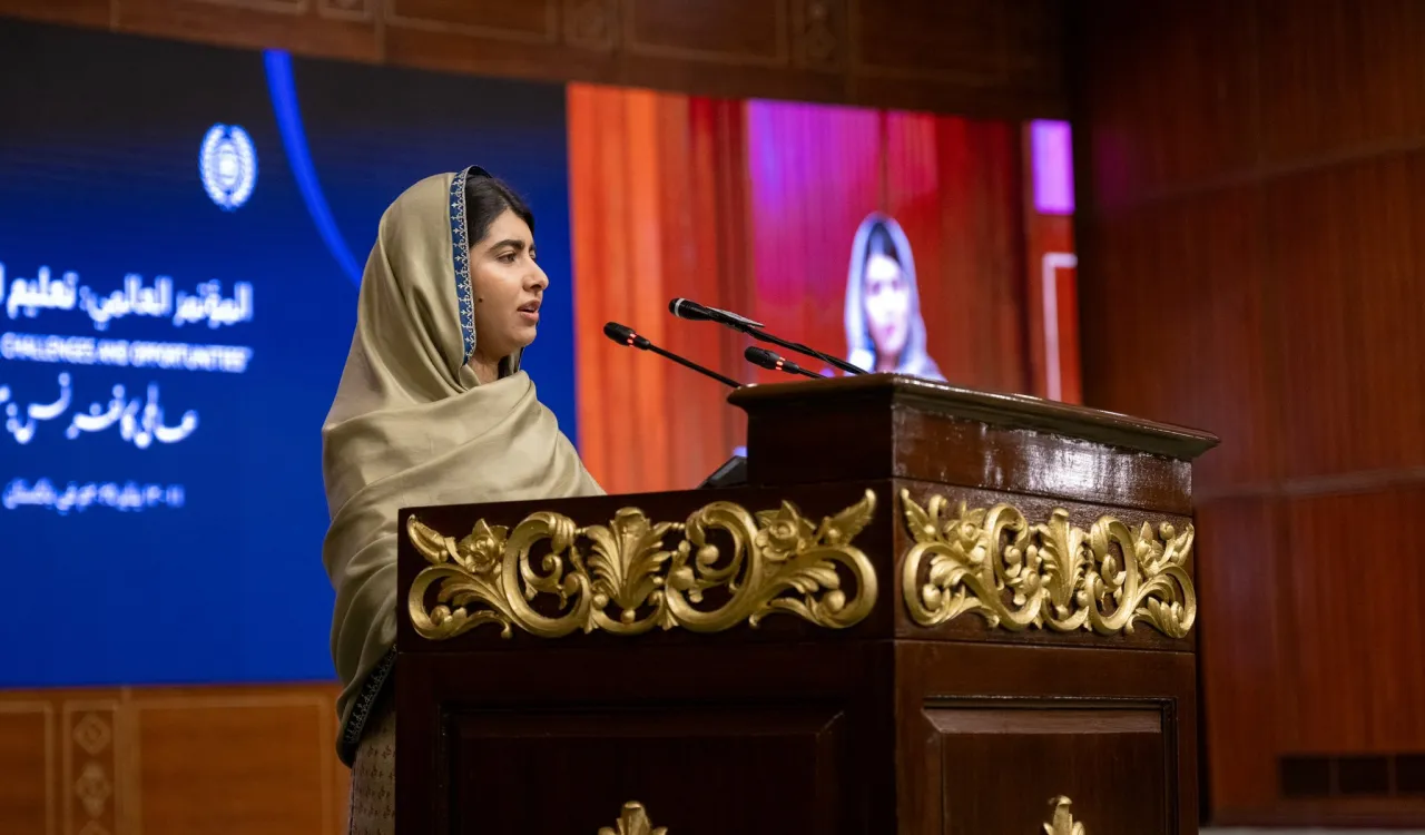 با حضور جناب دبیرکل، آقای دکتر شیخ محمد العیسی , شخصیت فعال جهانی در زمینه آموزش دختران، خانم ملاله یوسفزی، پیام اصلی طرح سازمان همبستگی جهان اسلام: یعنی طرح ابتکار آموزش دختران در جوامع مسلمان را از پایتخت پاکستان