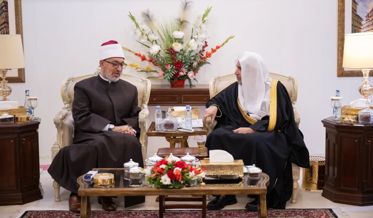 His Excellency Sheikh Dr. Mohammed Al-Issa, Secretary-General of the Muslim World League (MWL) and Chairman of the Organization of Muslim Scholars, met with His Eminence Sheikh Dr. Nazir Muhammad Ayad, Grand Mufti of Egypt.