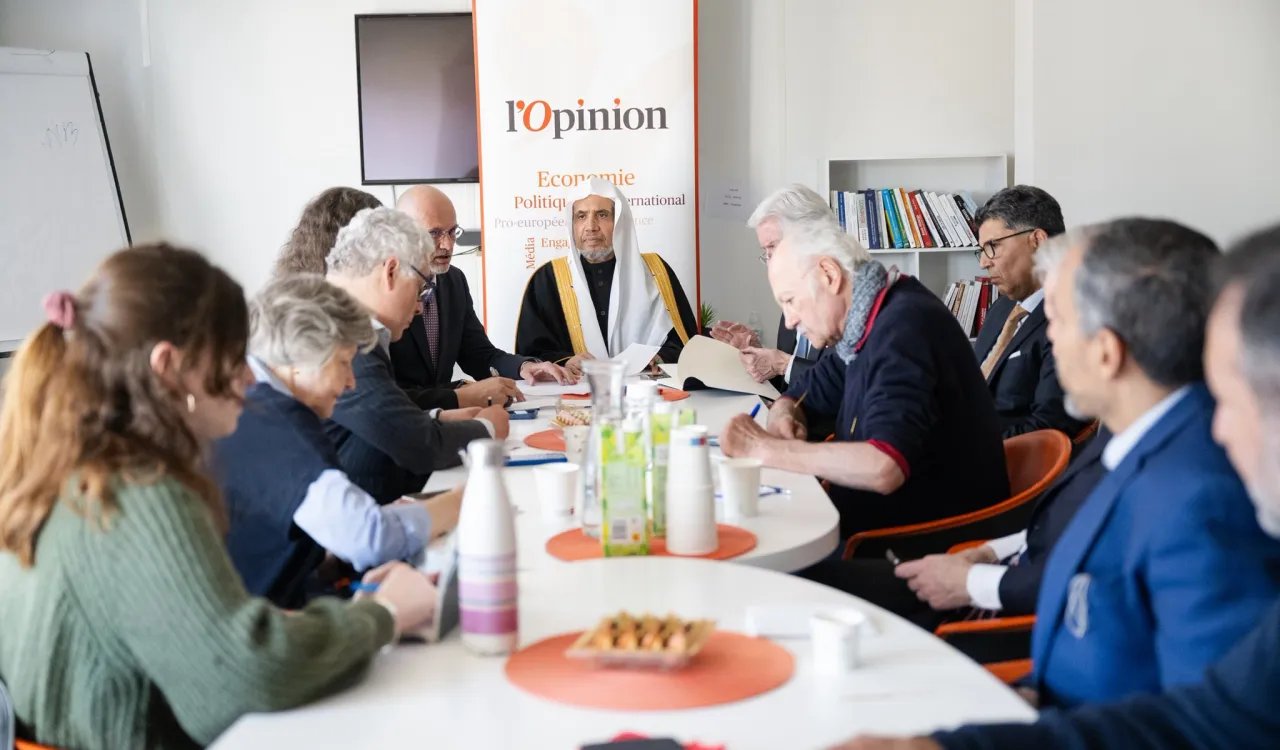 The daily publication L'Opinion hosted a roundtable at its headquarters in Paris, France, with His Excellency Sheikh Dr. Mohammed Alissa, Secretary-General of the Muslim World League (MWL) and Chairman of the Organization of Muslim Scholars.