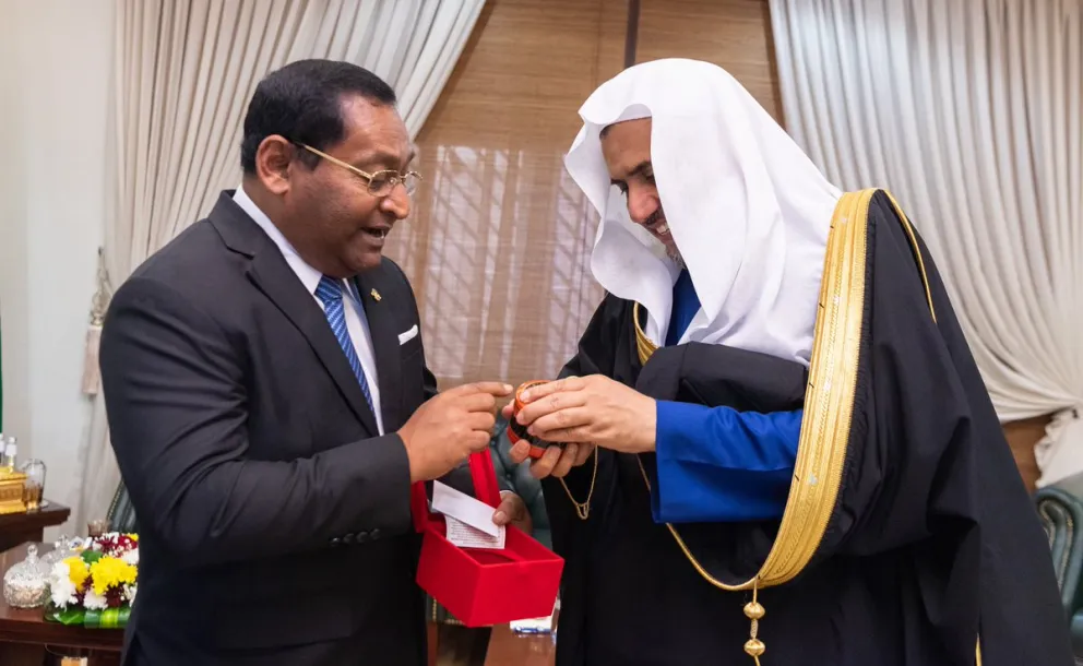 The Ambassador praised the messages of peace & harmony that came from the Summit for Peace Among Religions held in Sri Lan ka last year