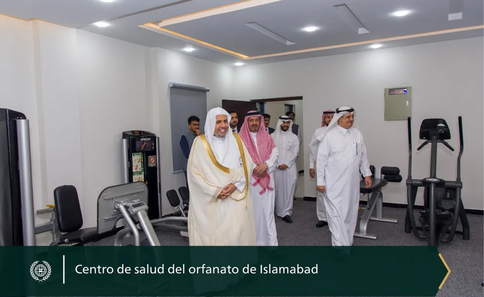 Foto de la celebración del Sheij Mohammed Al-Issa, SG de la LMI, en la festividad del Aid El Fitr en el orfanato Ali bin Abi Talib en Pakistán, que cuenta con cerca de 4600 huérfanos: