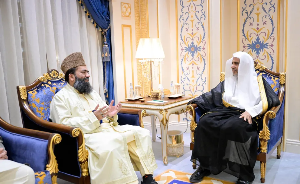 استقبل معالي الأمين العام، رئيس هيئة علماء المسلمين، فضيلة الشيخ د.⁧‫محمد العيسى‬⁩ ‬⁩، فضيلةَ الإمام الأكبر لجامع لاهور الكبير، رئيس منظمة أئمّة ومجلس علماء باكستان، رئيس لجنة رؤية الهلال المركزية بجمهورية باكستان الإسلامية، الشيخ عبدالخبير آزاد