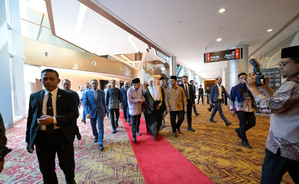 صورٌ من تدشين معالي الأمين العام، رئيسُ هيئة علماء المسلمين، فضيلةُ الشيخ د. ⁧‫محمد العيسى‬⁩‬⁩ الملتقى الرابع لمجلس علماء آسيان