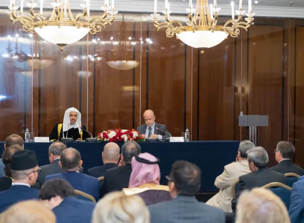 Un doctorat honorifique a été remis au D. Mohammad Alissa en présence du représentant du Président russe, du Parlement russe (Douma), de cheikhs, de membres du corps diplomatique, en plus de grands académiciens spécialisés et des représentants religieux.